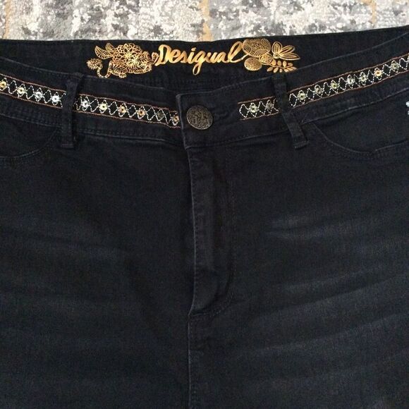 DESIGUAL EXOTIC DISTRESSED JEANS! EUC! SZ EURO 32 - Picture 3 of 12